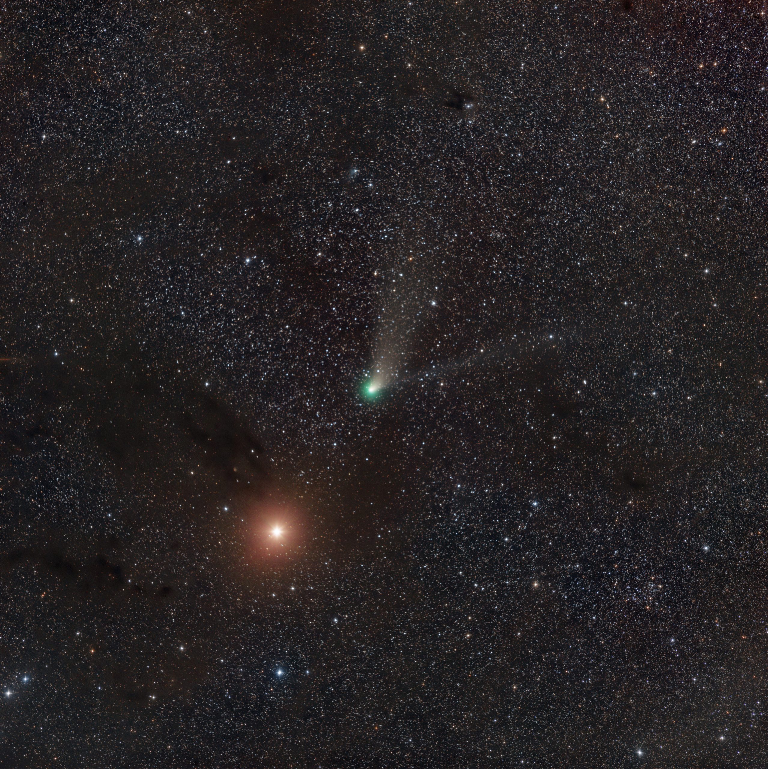 Kometa ZTF 200 mm scaled - COMET C/2022 E3 & MARS
